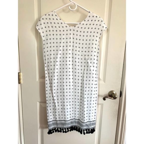 3/$15 Madewell Scatterblock Geometric Tassel Hem Cap Sleeve Dress in White/Black - Picture 6 of 9